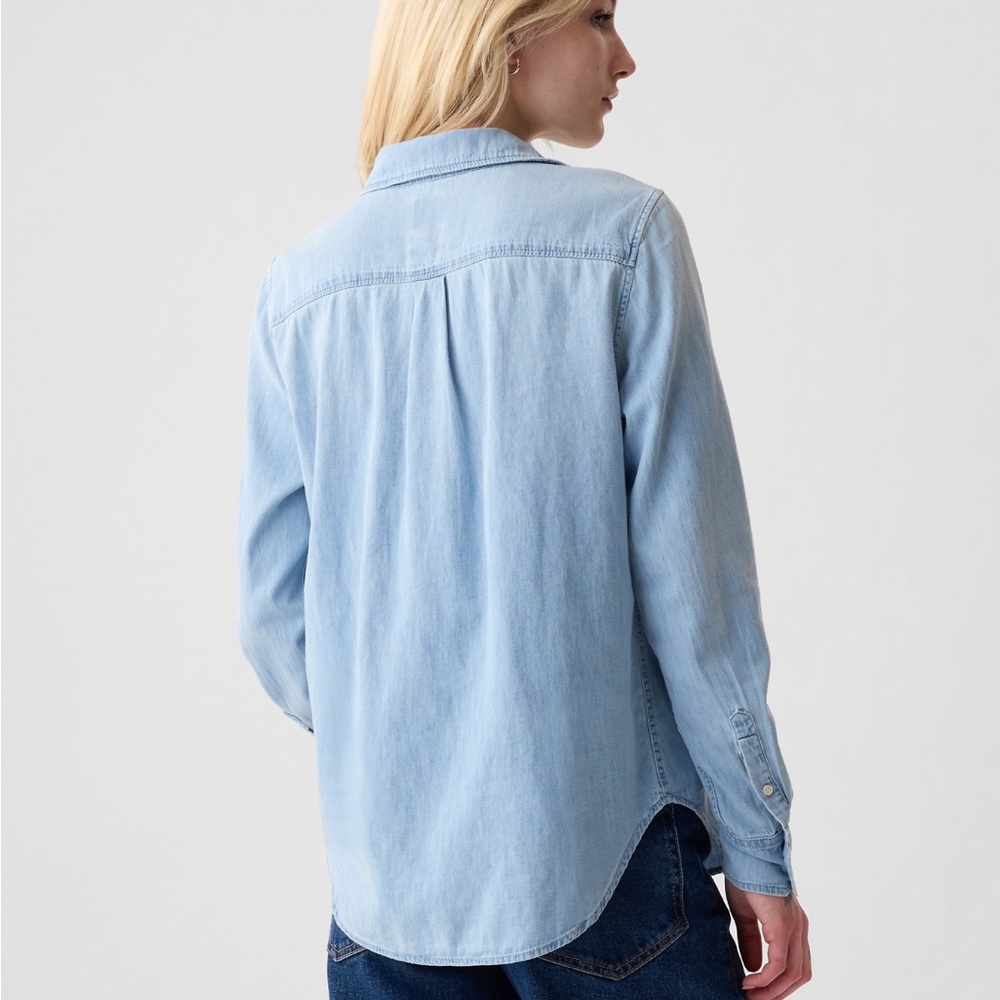 GAP chambray button down perfect shirt - Picture 2 of 5